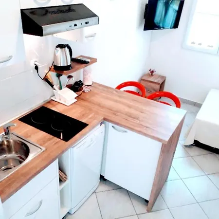 With One In Zadar, With Enclosed Garden And Wifi - 1 Km From T...