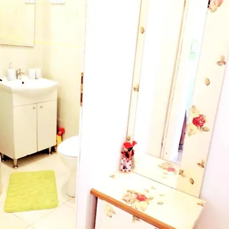 With One In Zadar, With Enclosed Garden And Wifi - 1 Km From T... Apartment *