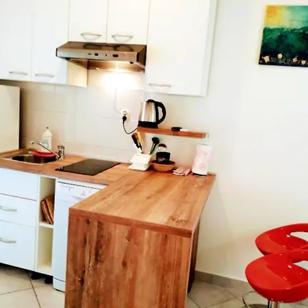 With One In Zadar, With Enclosed Garden And Wifi - 1 Km From T...