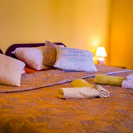 With One In Zadar, With Enclosed Garden And Wifi - 1 Km From T... Apartment Zadar
