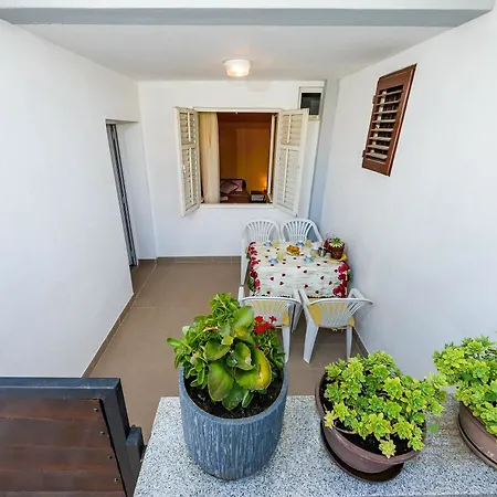 Apartment With One In Zadar, With Enclosed Garden And Wifi - 1 Km From T... Zadar
