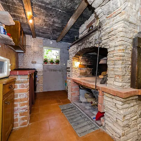 With One In Zadar, With Enclosed Garden And Wifi - 1 Km From T...