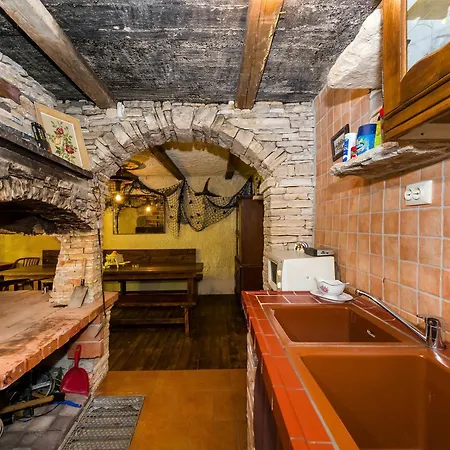With One In Zadar, With Enclosed Garden And Wifi - 1 Km From T... Apartment Zadar